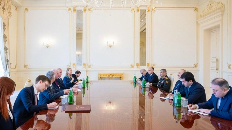 İlham Əliyev Birləşmiş Krallığın müdafiə üzrə dövlət nazirini qəbul edib - FOTOLAR