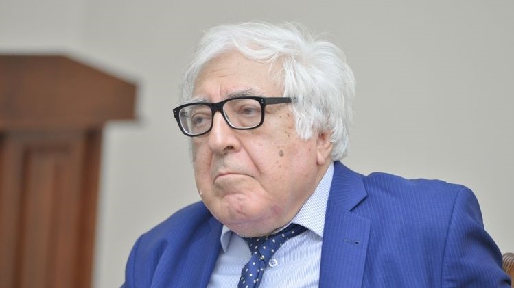 Anar: Əsrlər boyu dilimizin mühafizəsində Şah İsmayılın rolu böyük olub