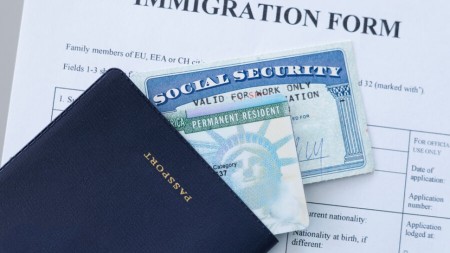 ABŞ "Green Card" lotereyasını dayandırır - SƏBƏB