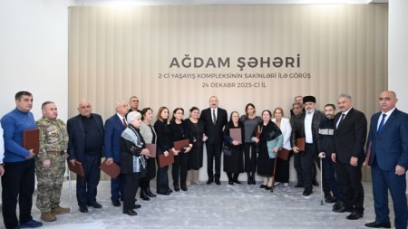 İlham Əliyev və xanımı Ağdamda sakinlərlə görüşdü - FOTOLAR + YENİLƏNİB