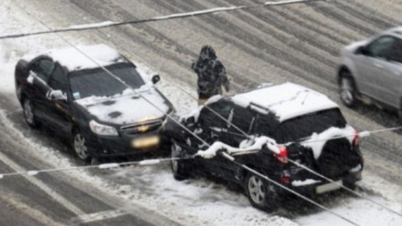 Qarlı hava ilə bağlı avtomobillərə nə qədər ziyan dəyib?