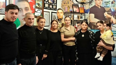 Leyla Əliyeva şəhid ailəsini ziyarət etdi - FOTOLAR