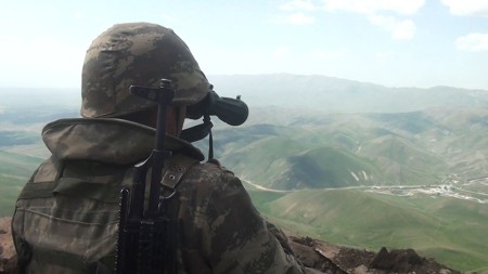 Erməniləri Qaragöldə xidmət yerinə Azərbaycan əsgərləri buraxır - Nazirdən etiraf