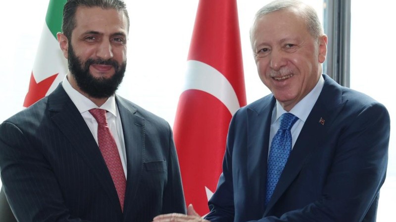 Ərdoğan Şaraa ilə Suriyadakı vəziyyəti müzakirə etdi