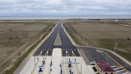 Ödənişli yollarda sürət həddi müəyyənləşdirilir