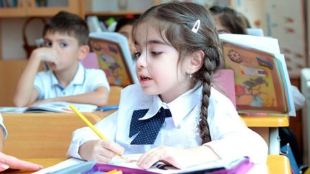 Bu gün qış tətilindən öncə son dərs günüdür