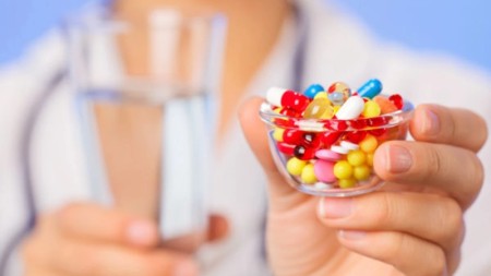 Nazirlik dərmanların əlavə təsirləri ilə bağlı onlayn məlumat imkanlarını açıqladı