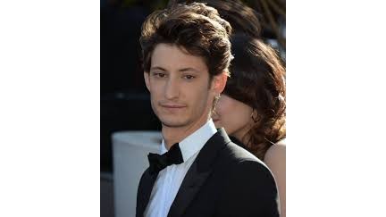 Pyer Niney rol aldığı "Guru"da Siril Hanouna var və bu, heç də uyğunsuz deyil