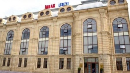  İdrak Liseyində şagird müəllimi güllələdi