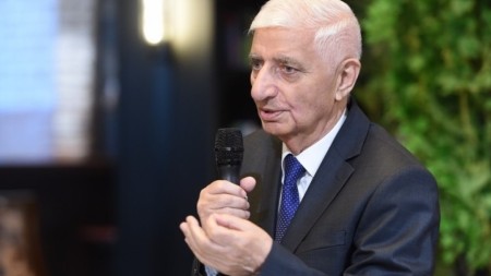 Bu məktəbə Fikrət Qocanın adı verildi