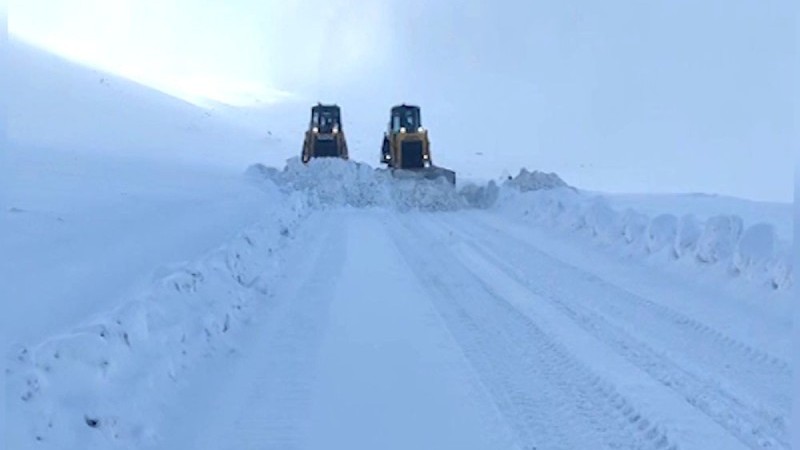 Kəlbəcərə 40 santimetrədək qar yağıb - VİDEO