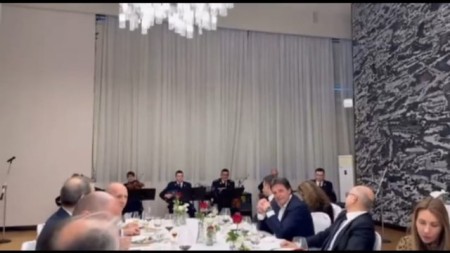 Prezident üçün Serbiyada "Ay Laçın" oxundu - VİDEO