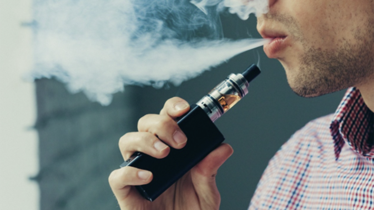 Azərbaycanda elektron siqaret satanlar 5 min manat cərimə olunacaq