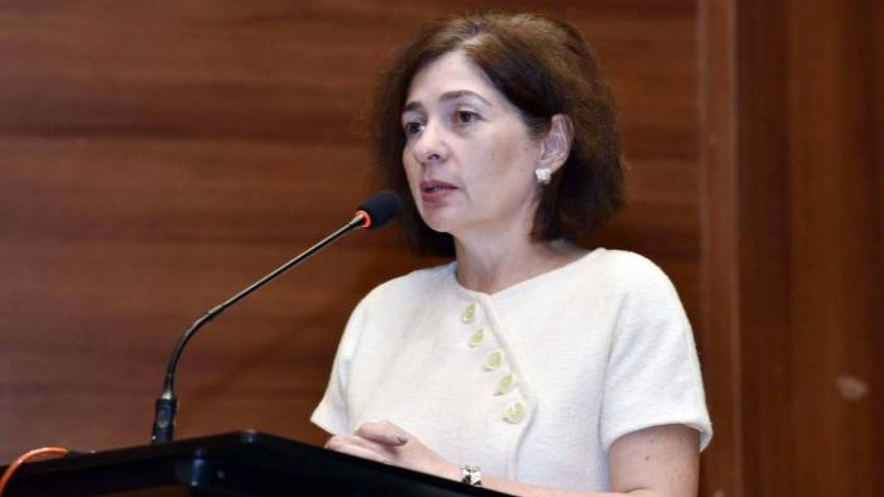 Nazir müavininə ağır itki