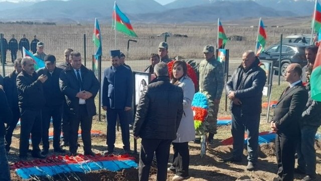 Xocalı soyqırımında itkin düşən qadının qalıqları dəfn edildi