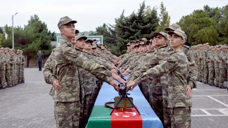 Prezidentdən müddətli həqiqi hərbi xidmətə çağırışla bağlı SƏRƏNCAM