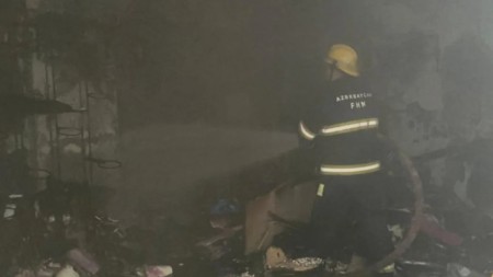 Bakıda gül mağazasında partlayış - VİDEO