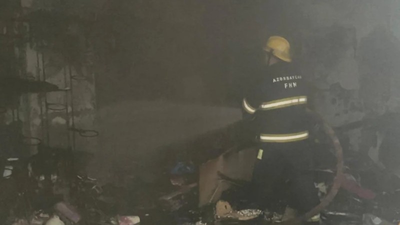 Bakıda gül mağazasında partlayış - VİDEO