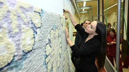 Leyla Əliyeva "Azərxalça"nın Şuşa məscidi üçün hazırladığı xalçaların kəsim mərasimində - FOTOLAR