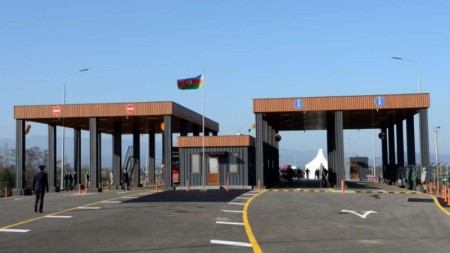 Son sutkada İrandan Azərbaycana 60-a yaxın əcnəbi təxliyə olunub