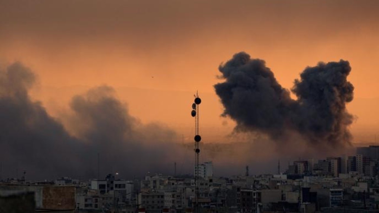 İran İsraildə neft və qaz obyektlərini vurdu