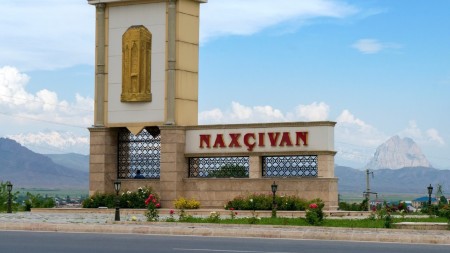 Moskva və Qars müqavilələrinin adı Naxçıvan Konstitusiyasından çıxarıldı