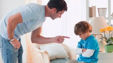 Tərbiyə məqsədilə uşağı döyən valideyn və müəllimlər cərimələnəcək - 600 manatadək....