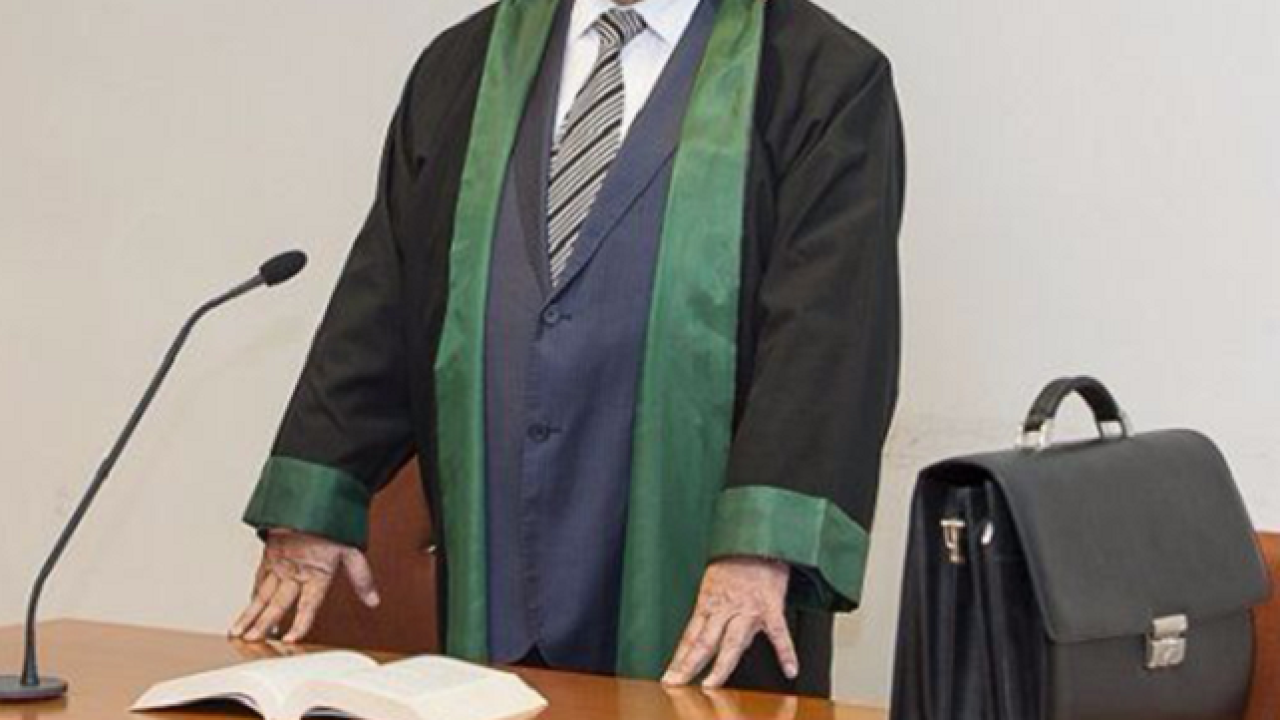 Azərbaycanda vəkillərin sayı açıqlandı