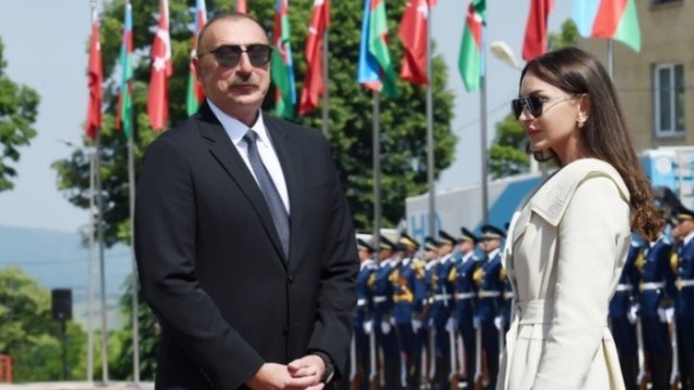 Milli Məclis Prezident və birinci xanımı təbrik edib