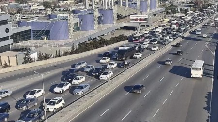 Bu yollarda tıxac var - SİYAHI