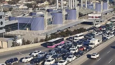 Bu yollarda tıxac var - SİYAHI