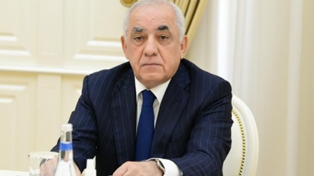 Əli Əsədov məmurları toplayıb, müşavirə keçirdi 