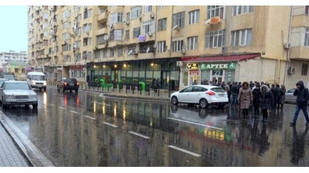 Bakıda DƏHŞƏT: övladını məktəbə apardı, qayıdanda faciəvi şəkildə öldü – FOTOLAR 