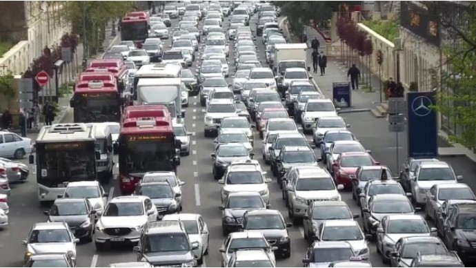 Paytaxtın hansı yollarında tıxac var? 