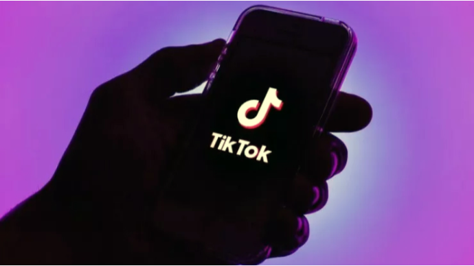 22 yaşlı tiktoker də əxlaqsız paylaşıma görə CƏZALANDIRILDI