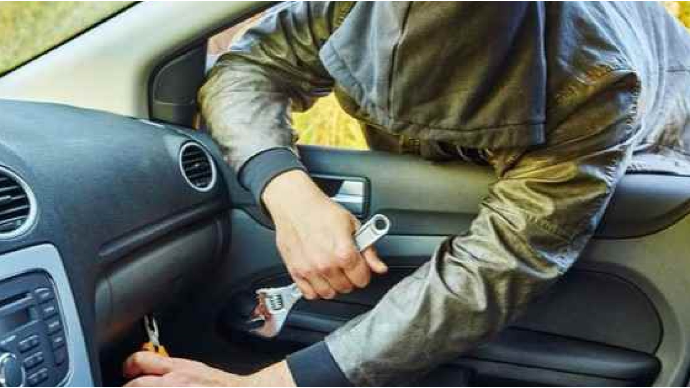 Bakıda 5 avtomobildən oğurluq edildi