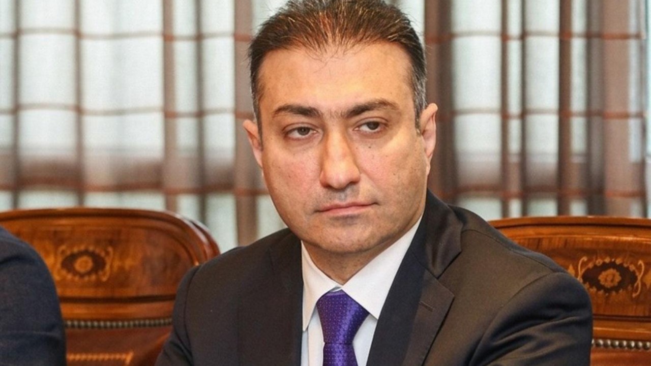 TƏBİB-in yeni rəhbəri 17 gün əvvəl təyin olunan müşaviri işdən çıxardı - FOTO 