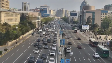 Həftənin ilk günü bu yollarda tıxac yarandı