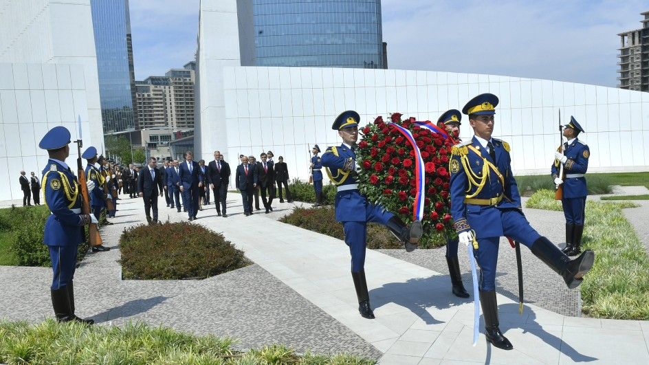 Rixard Raşi Zəfər parkını ziyarət etdi - FOTOLAR