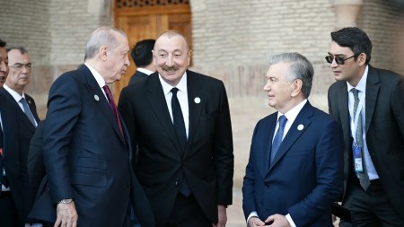 Türküstanda günə damğa vuran kadrlar - FOTO