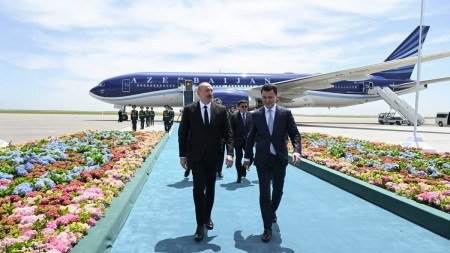 Prezident Qazaxıstana getdi - FOTOLAR
