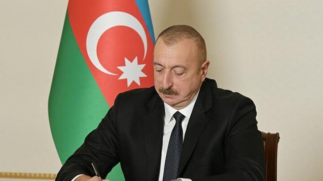 Prezident onları təltif etdi 