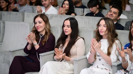 Leyla və Alena Əliyevalar Müstəqillik Gününə həsr olunmuş konserti izlədilər - FOTOLAR