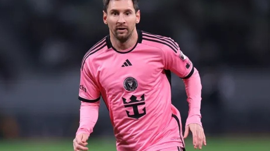 Messi zədələndi