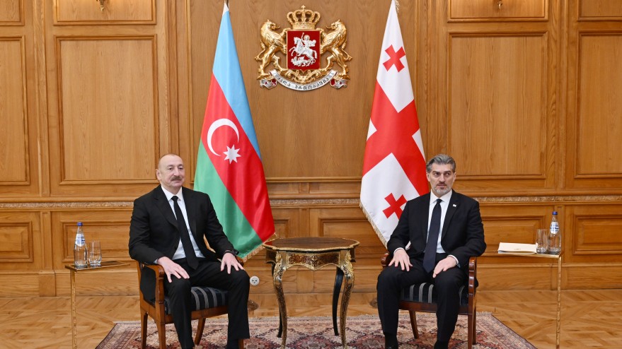 Prezident Kavelaşvilini təbrik etdi