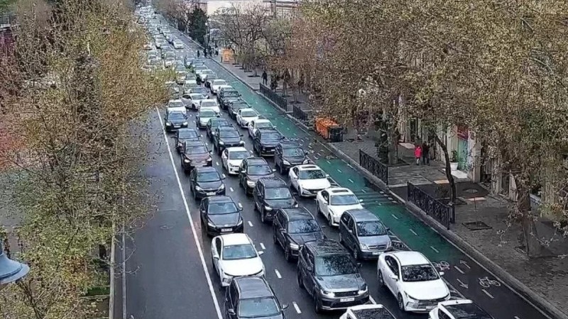 Bəzi yollarda sıxlıq var - SİYAHI