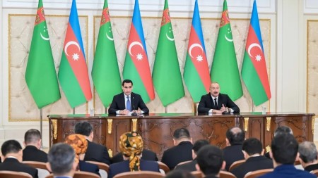 Prezidentlər mətbuata bəyanatlarla çıxış ediblər
