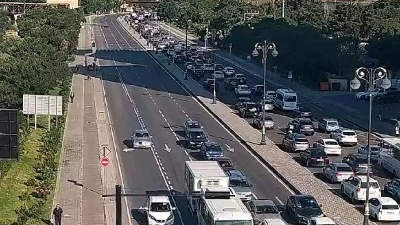 Bu yollar tıxaclıdır - SİYAHI