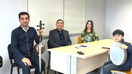 Sənətin tətili olmur: Ustad xanəndə Zabit Nəbizadənin müəllim fədakarlığı