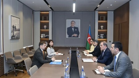 Ceyhun Bayramov BMT-nin Azərbaycanda yeni rezident əlaqələndiricisi ilə görüşüb
